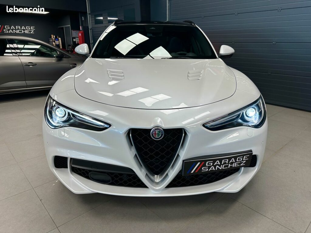 Alfa Romeo Stelvio Quadrifoglio — photo 8