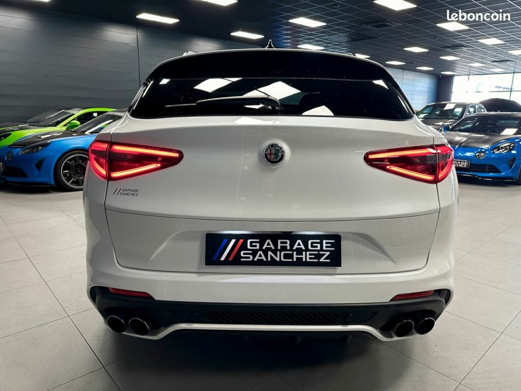 Alfa Romeo Stelvio Quadrifoglio — photo 7