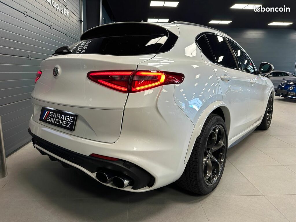 Alfa Romeo Stelvio Quadrifoglio — photo 9