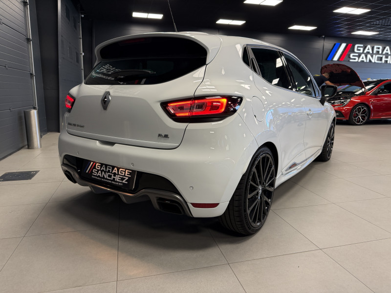 Renault CLIO IV RS Trophy — photo 3