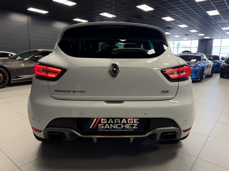 Renault CLIO IV RS Trophy — photo 5