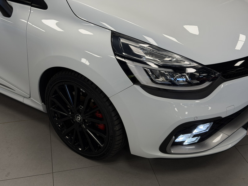 Renault CLIO IV RS Trophy — photo 7