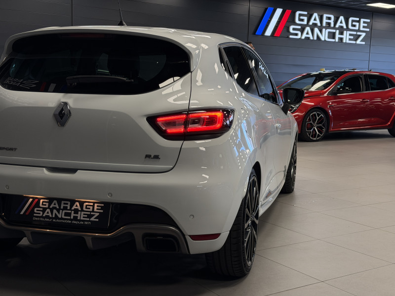 Renault CLIO IV RS Trophy — photo 8