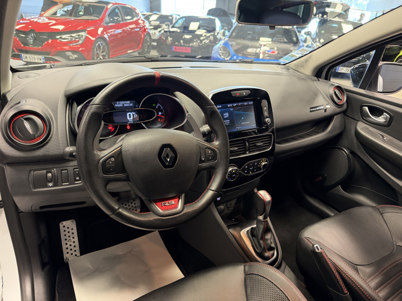 Renault CLIO IV RS Trophy — photo 14