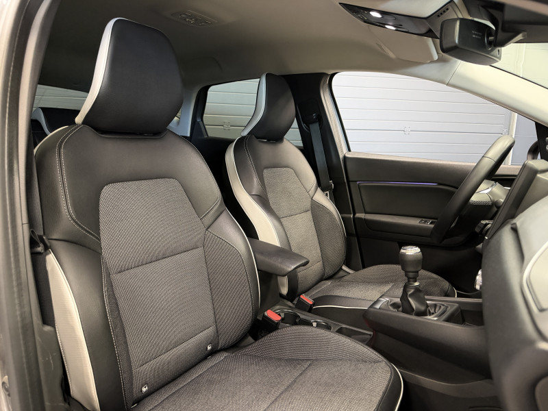 Renault CAPTUR II Intens — photo 14