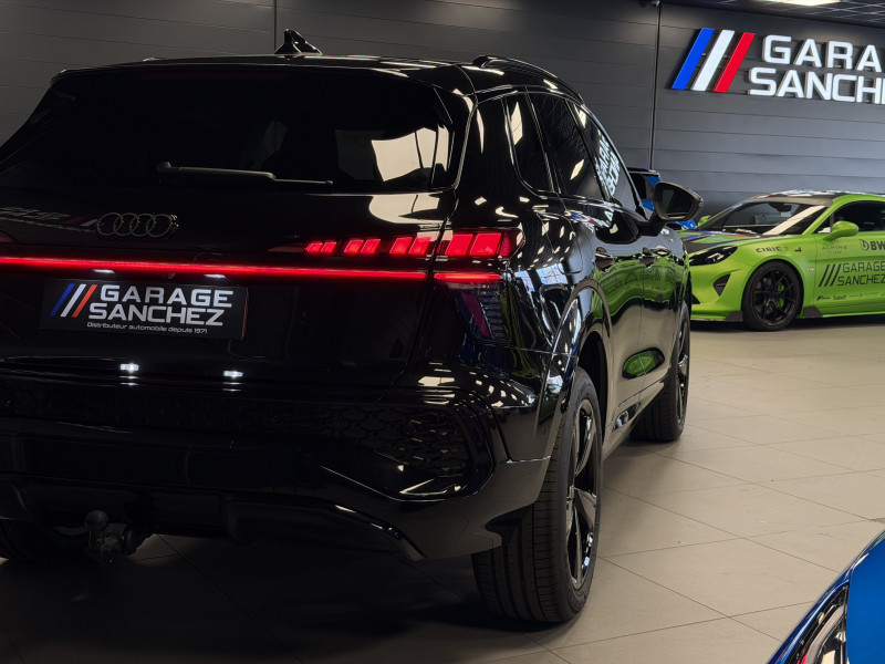 Audi Q3 S Line — photo 8