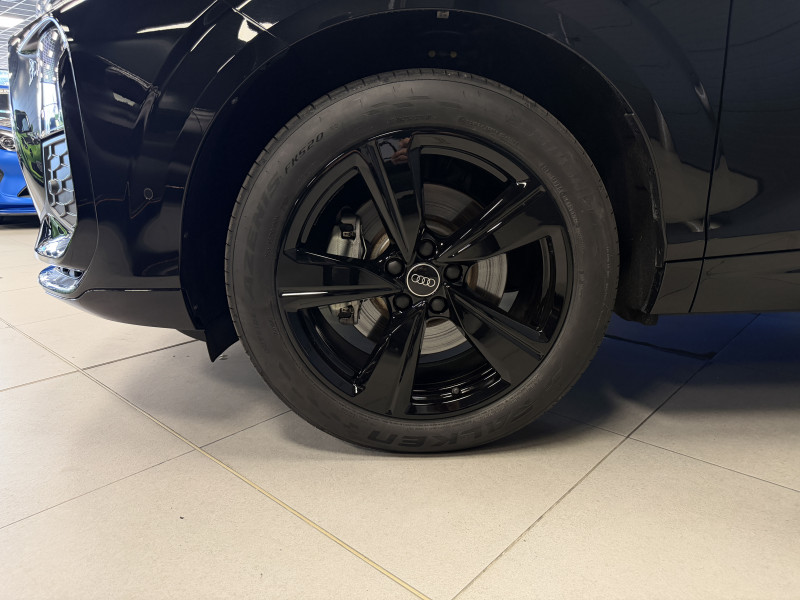 Audi Q3 S Line — photo 13