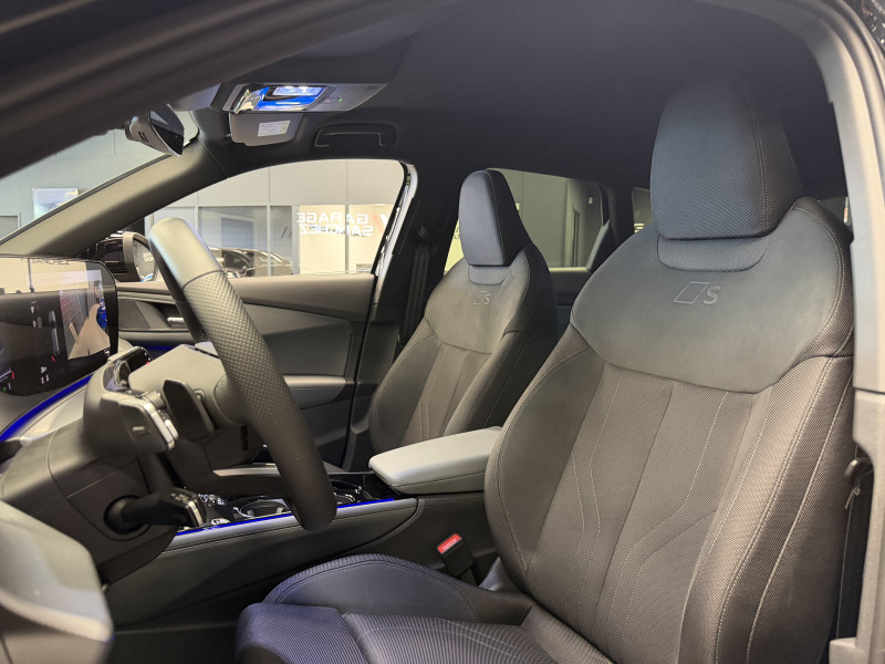 Audi Q3 S Line — photo 14