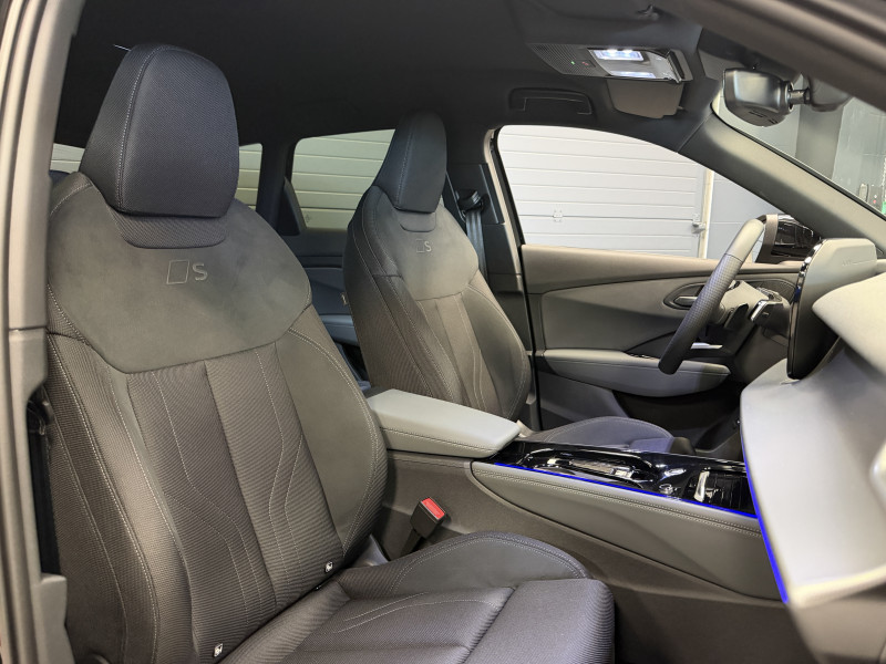 Audi Q3 S Line — photo 15