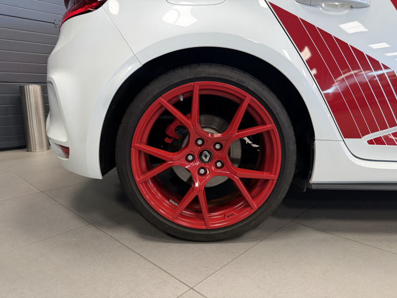 Renault MEGANE IV RS TROPHY-R — photo 10