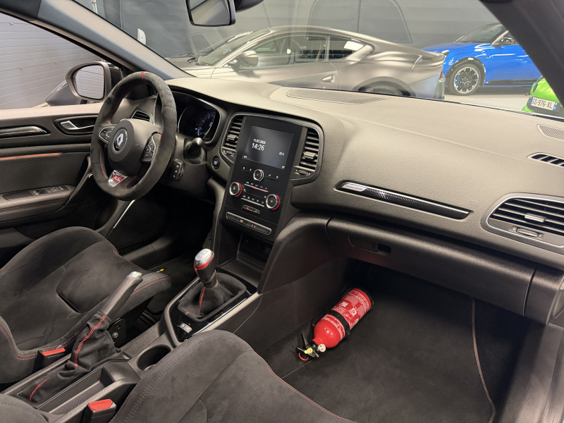 Renault MEGANE IV RS TROPHY-R — photo 16