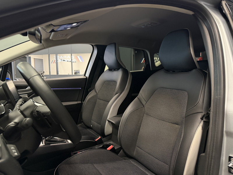 Renault CAPTUR II Intens — photo 13