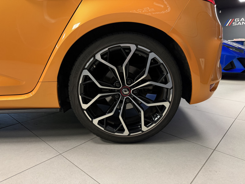Renault MEGANE IV RS — photo 11