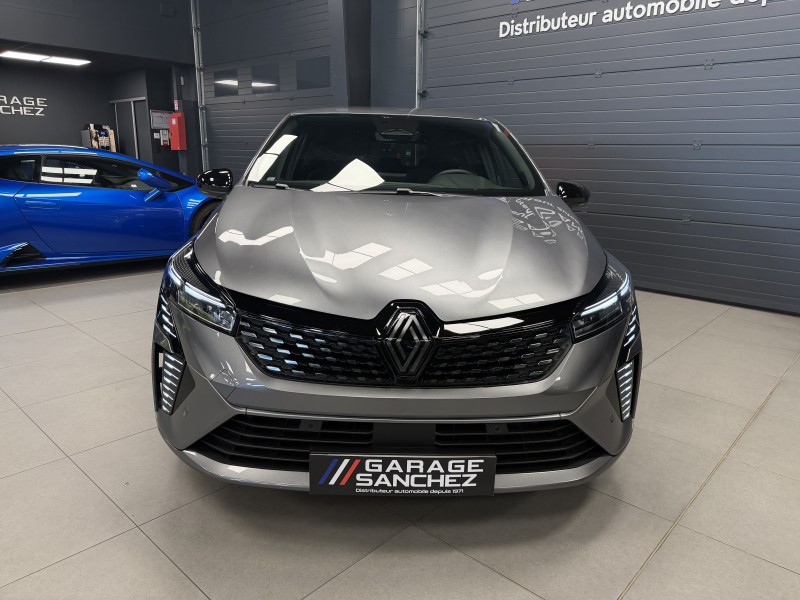 Renault CLIO V Esprit Alpine E-Tech Hybrid — photo 4
