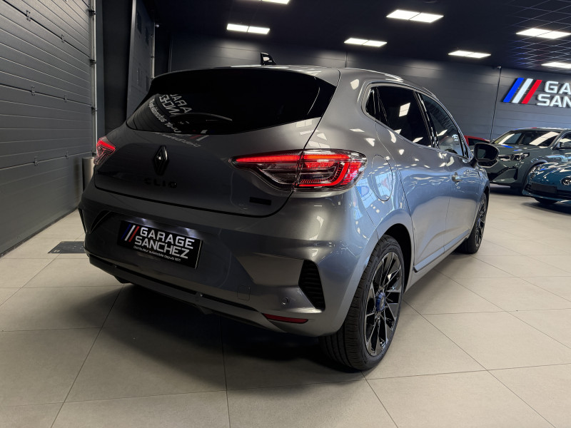 Renault CLIO V Esprit Alpine E-Tech Hybrid — photo 3