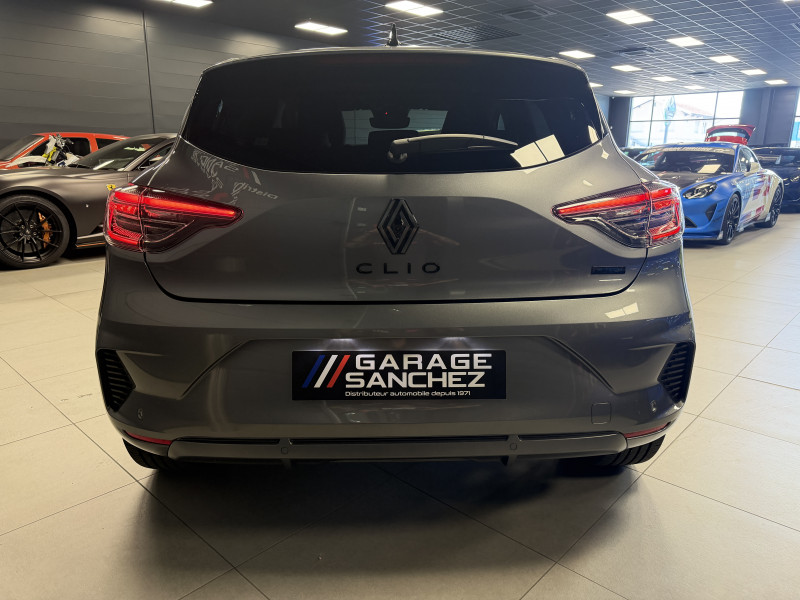 Renault CLIO V Esprit Alpine E-Tech Hybrid — photo 5