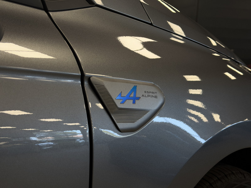 Renault CLIO V Esprit Alpine E-Tech Hybrid — photo 9