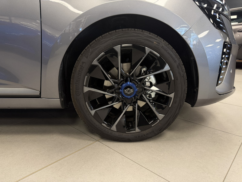Renault CLIO V Esprit Alpine E-Tech Hybrid — photo 10
