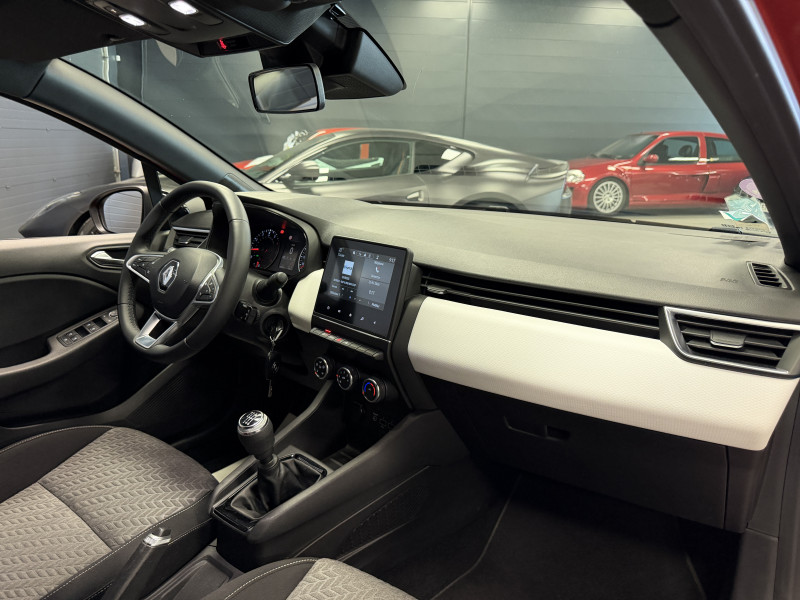 Renault CLIO V Limited — photo 16
