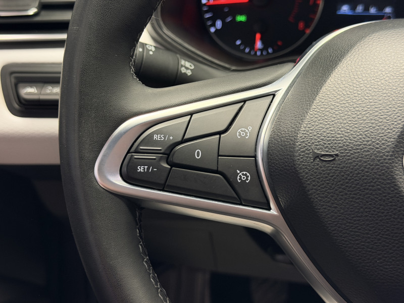 Renault CLIO V Limited — photo 20