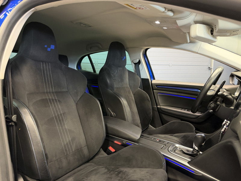 Renault MEGANE IV GT — photo 14