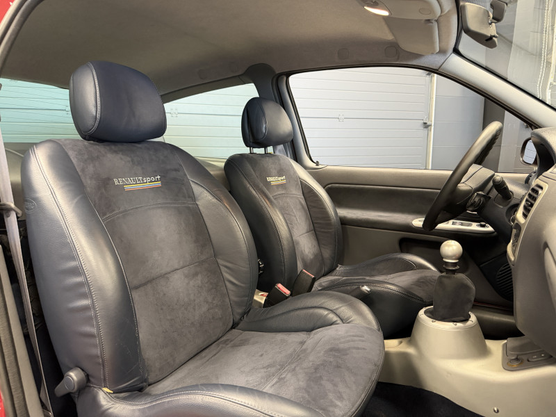 Renault CLIO II — photo 15