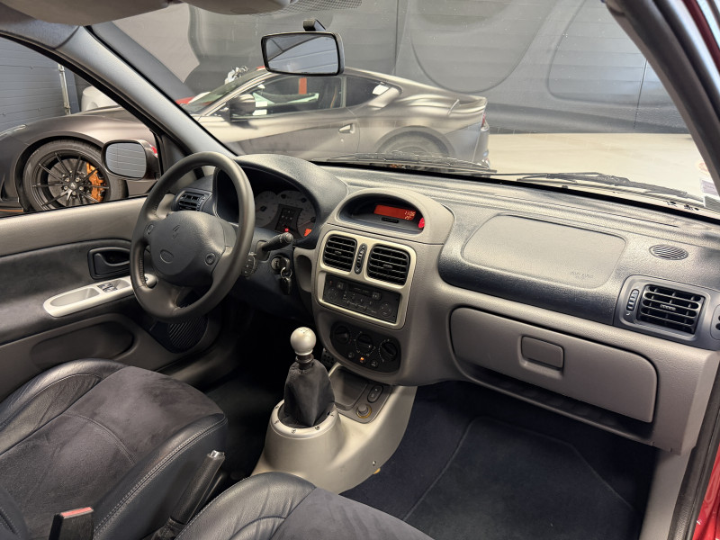 Renault CLIO II — photo 17