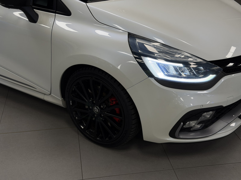 Renault CLIO IV RS Trophy — photo 7