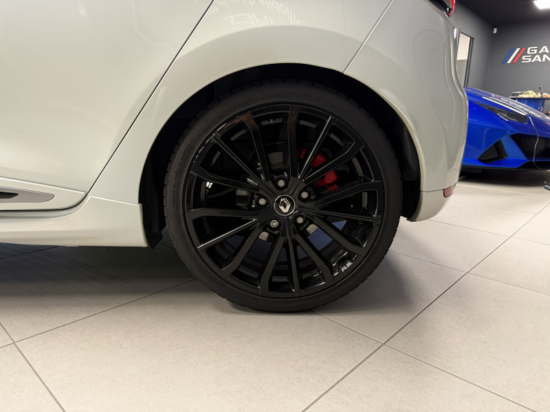 Renault CLIO IV RS Trophy — photo 10