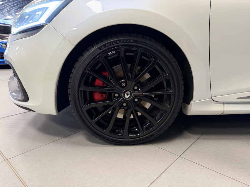 Renault CLIO IV RS Trophy — photo 11