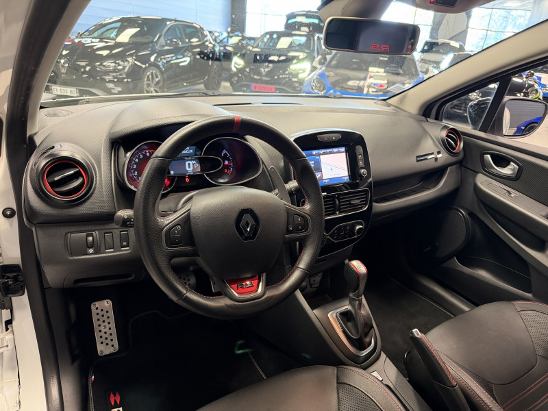 Renault CLIO IV RS Trophy — photo 14