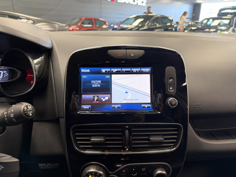 Renault CLIO IV RS Trophy — photo 18