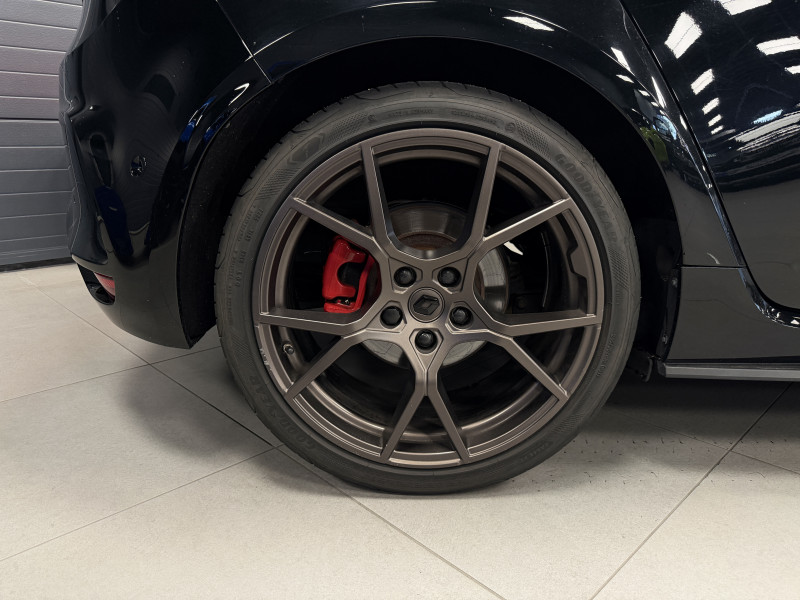 Renault MEGANE IV Trophy — photo 11