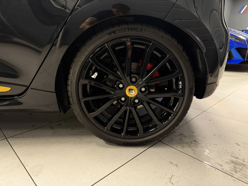 Renault CLIO IV RS 18 — photo 11