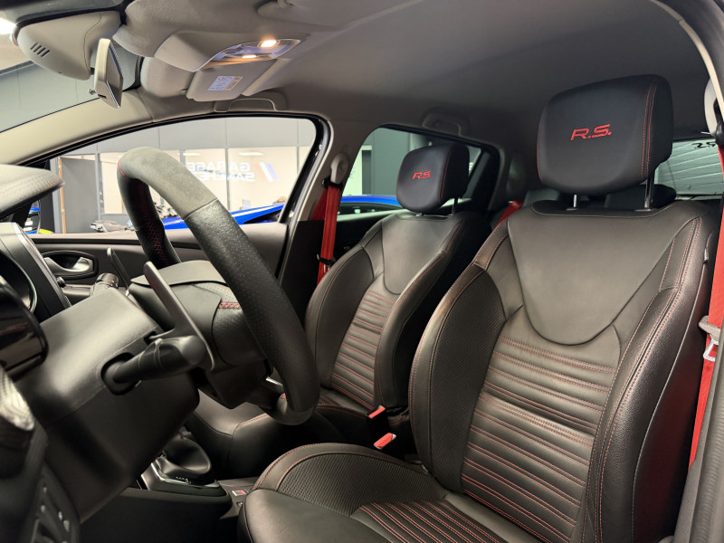 Renault CLIO IV RS 18 — photo 13