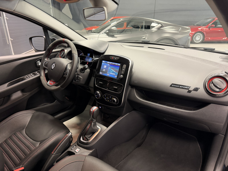 Renault CLIO IV RS 18 — photo 16