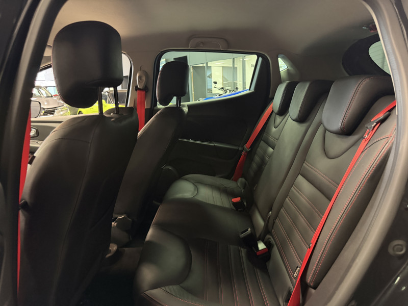 Renault CLIO IV RS 18 — photo 17