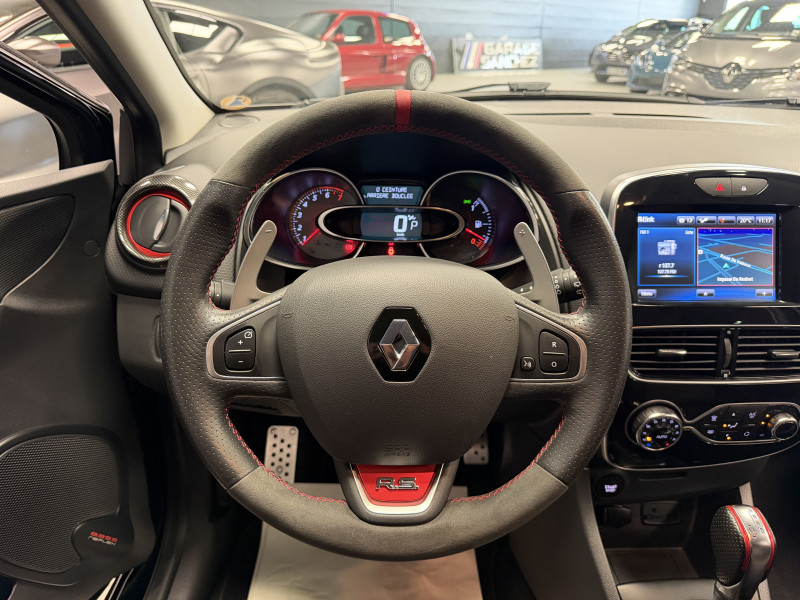 Renault CLIO IV RS 18 — photo 18