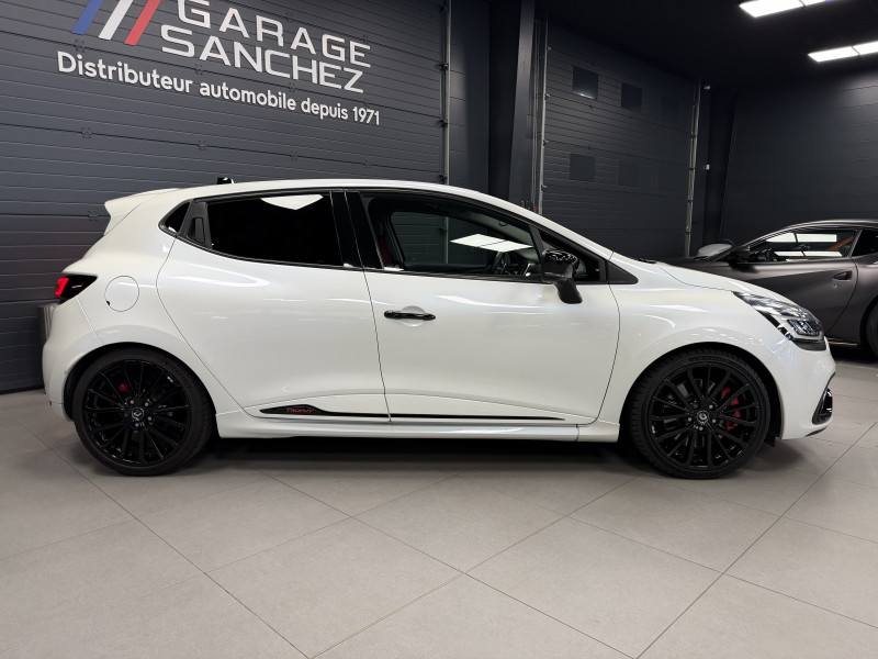 Renault CLIO IV RS Trophy — photo 6