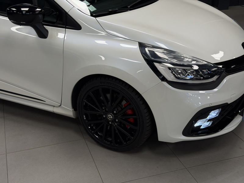 Renault CLIO IV RS Trophy — photo 7