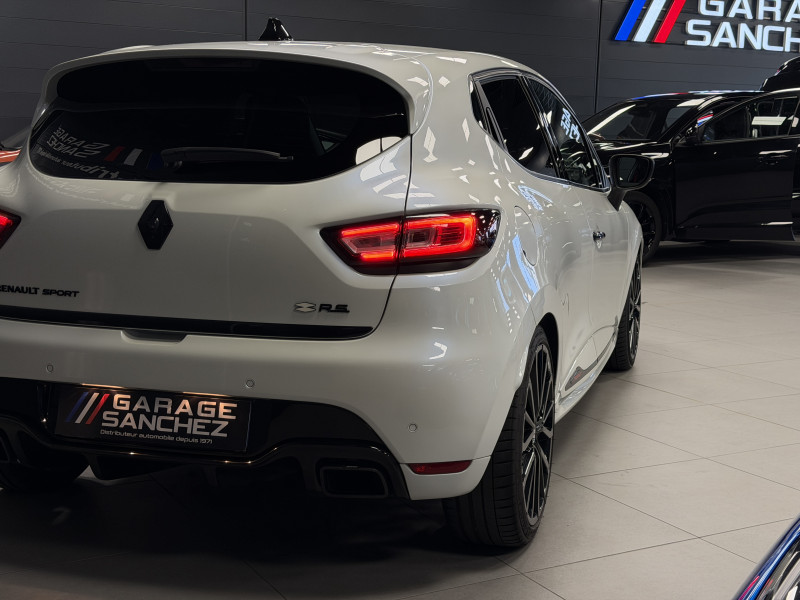 Renault CLIO IV RS Trophy — photo 8