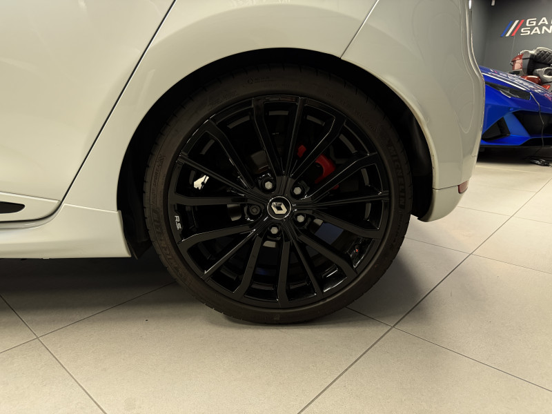 Renault CLIO IV RS Trophy — photo 10
