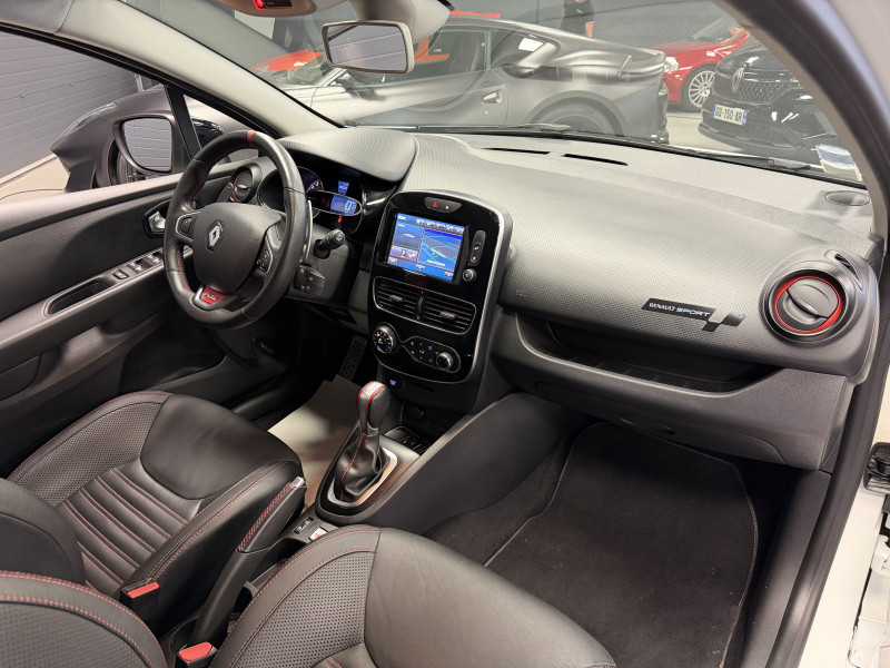 Renault CLIO IV RS Trophy — photo 14