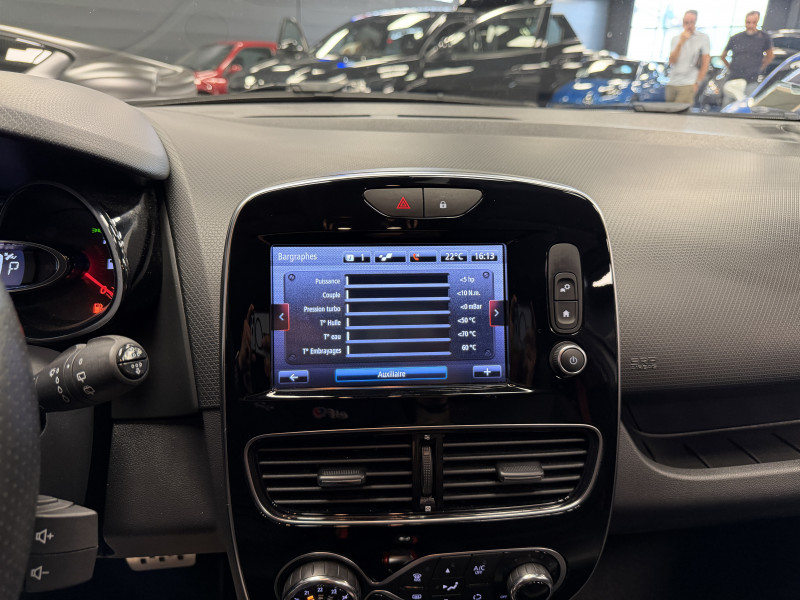 Renault CLIO IV RS Trophy — photo 16