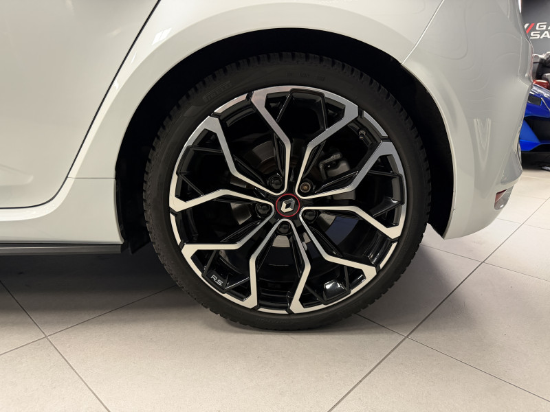 Renault MEGANE IV RS — photo 11