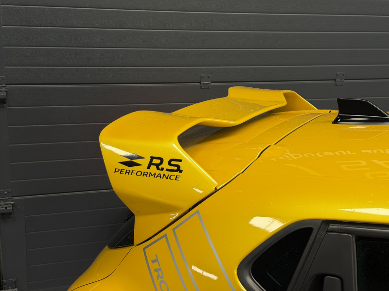 Renault CLIO IV RS Trophy — photo 9