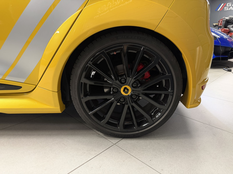Renault CLIO IV RS Trophy — photo 12