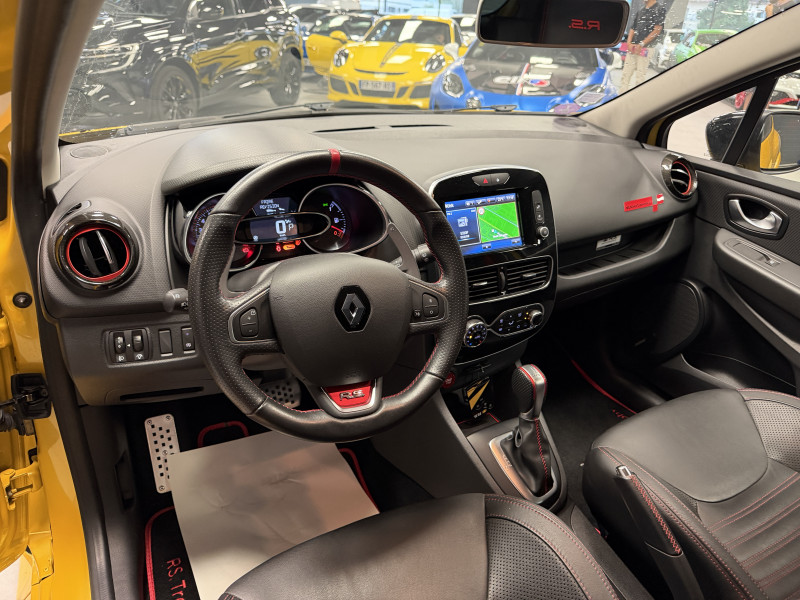 Renault CLIO IV RS Trophy — photo 16