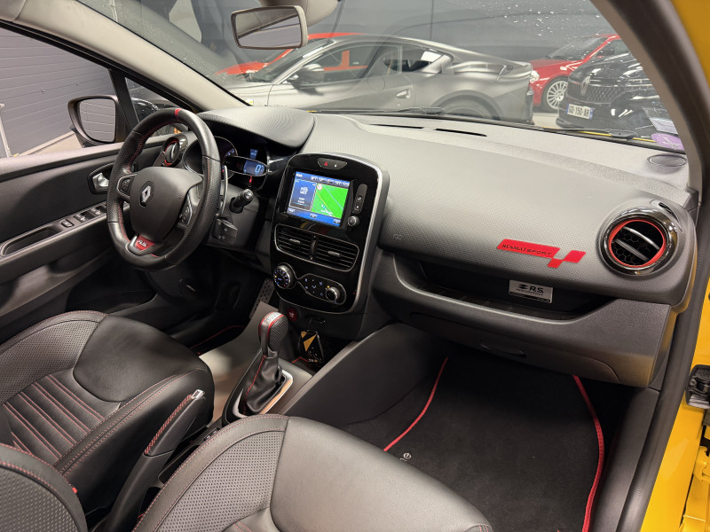 Renault CLIO IV RS Trophy — photo 17