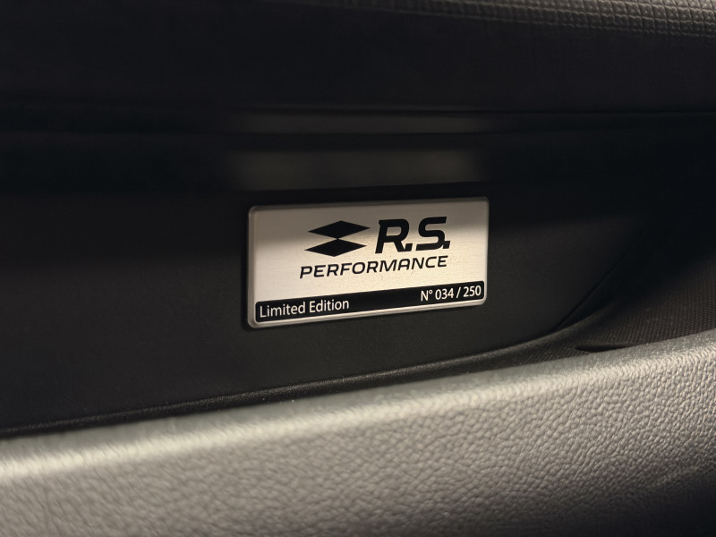 Renault CLIO IV RS Trophy — photo 19